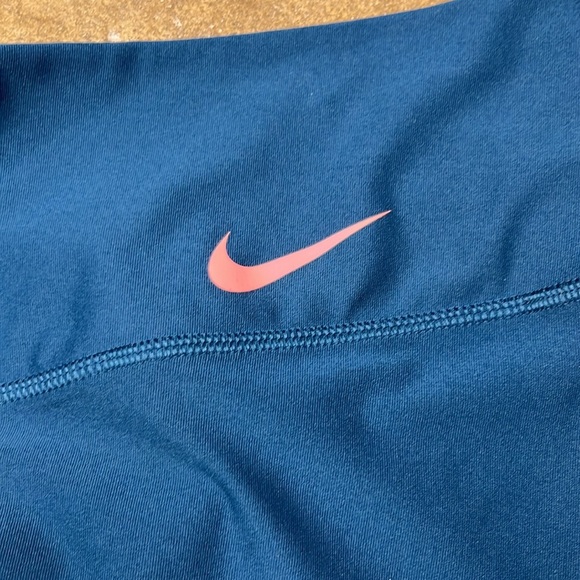 Nike Leggings in Green-Turquoise color way
Size: 3x - Picture 5 of 9
